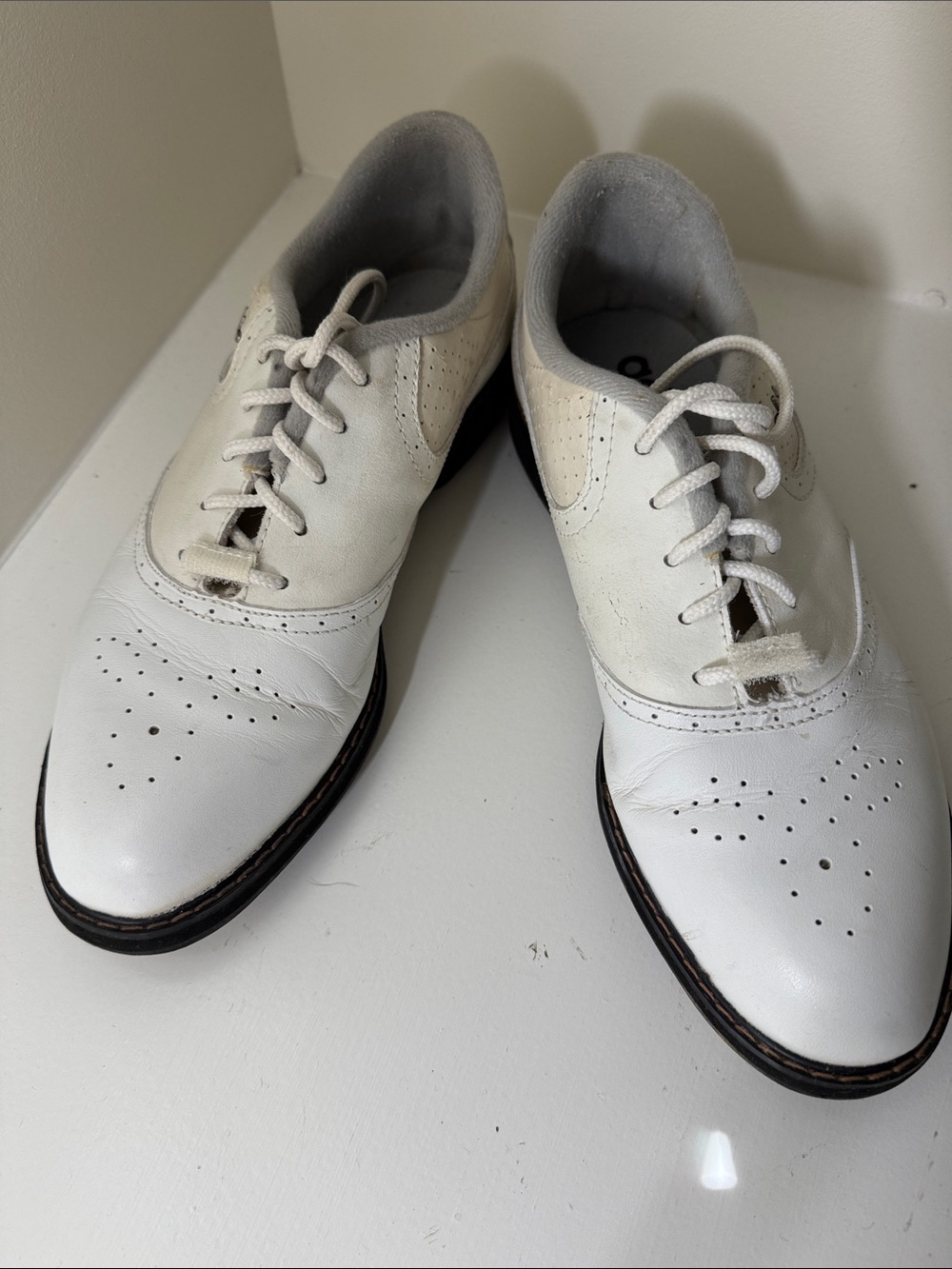 Adidas women’s white golf shoes. 8.5.